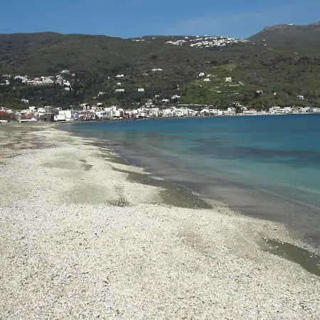 Apartment Eleni's Portokalia. Ormos (Andros)